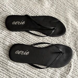 AERIE Black Sandals Minimalist Design